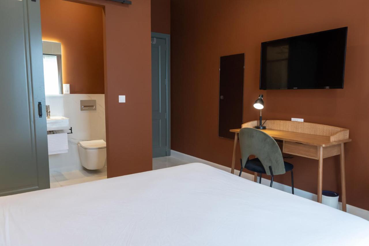 The Carob Tree Bed & Breakfast วิกตอเรีย ภายนอก รูปภาพ