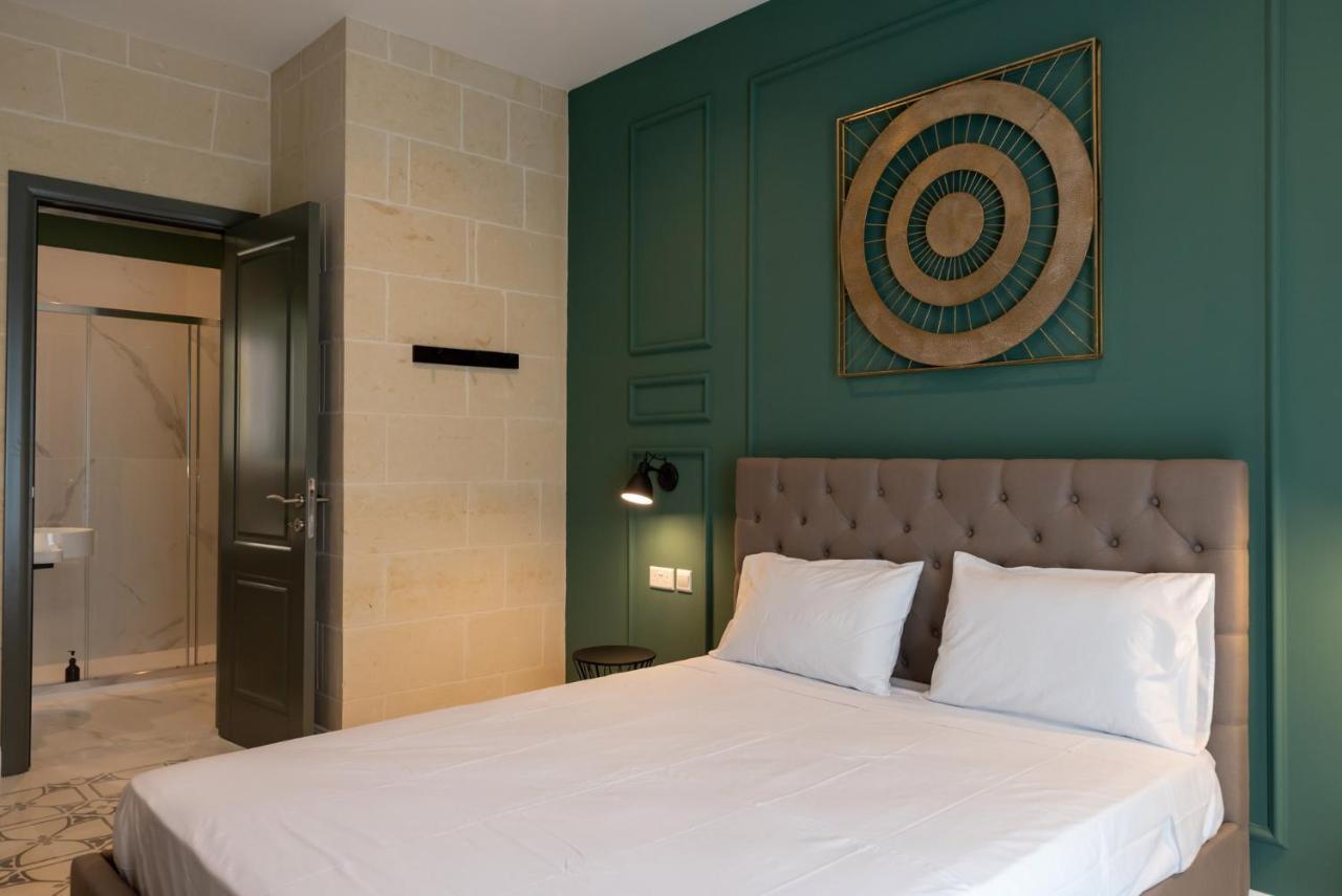 The Carob Tree Bed & Breakfast วิกตอเรีย ภายนอก รูปภาพ